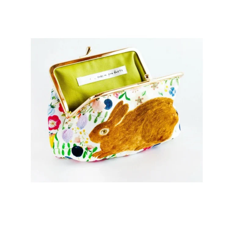Etui Aiko Fukawa | Królik w ogrodzie - Image 2