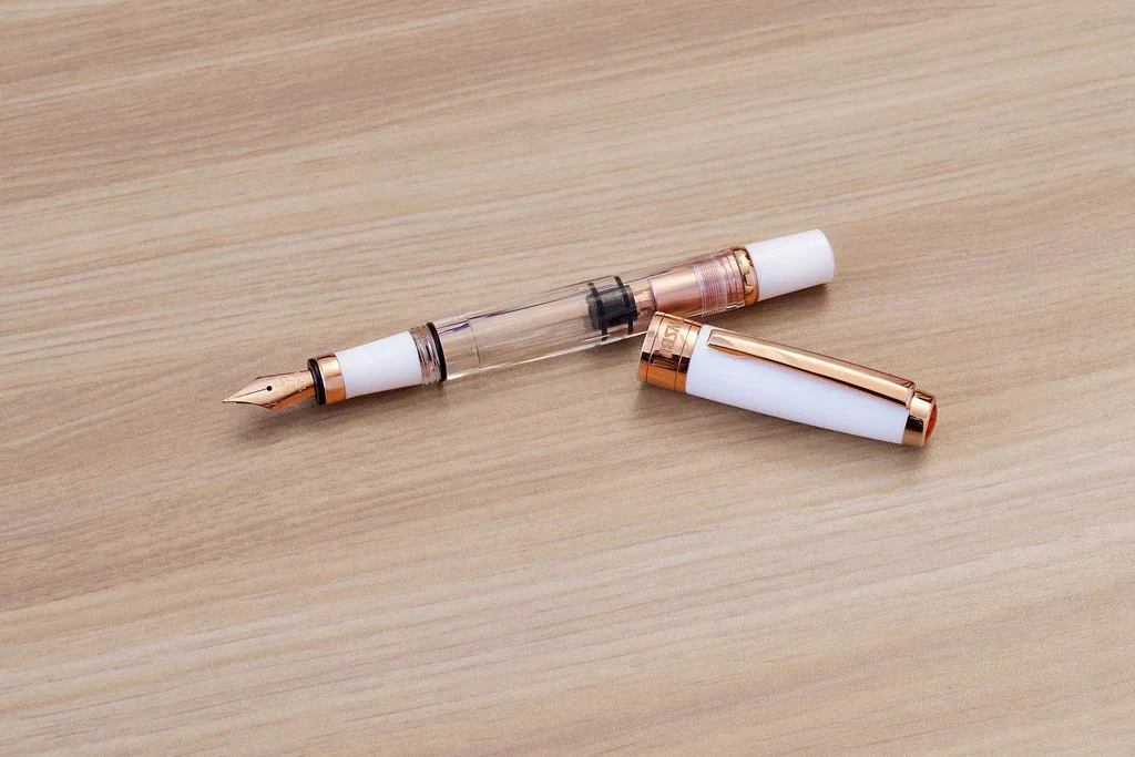 Pióro wieczne TWSBI Diamond 580 Rose Gold II | White - Image 5