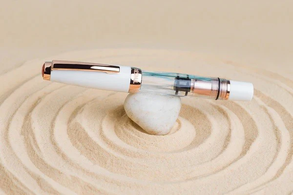 Pióro wieczne TWSBI Diamond Mini V2 Rose Gold | White - Image 4