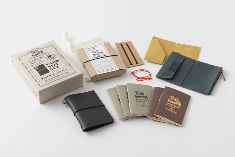 Traveler's Notebook Edycja Limitowana Card size | 20th Anniversary | Czarny - Image 21