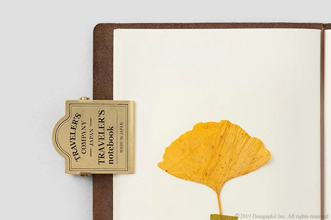 TRC BRASS Traveler's Notebook Clips 030 | Logo - Image 3